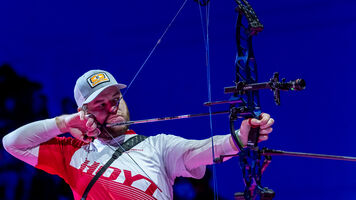 Mike Schloesser won the Nimes Archery Tournament in 2024.