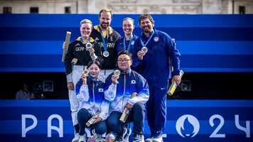 Paris Mixed team podium