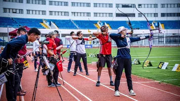 China’s Li Jiaman beat Türkiye’s Mete Gazoz in Shanghai 2025 recurve mixed team semifinals.