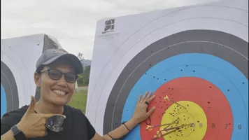 Mon Redee Sut Xi by a target. 