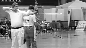 Mike Hendrikse shoots at the 1995 World Archery Indoor Championships.