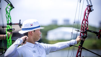 Lee Eun Ho shooting.