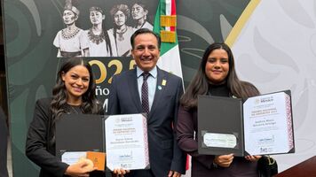 Andrea Becerra, Gabriel Ramos and Karen Montellano at National Sports Award 2025 ceremony.