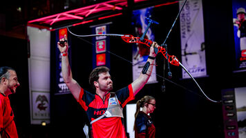 Andres Temiño Mediel celebrating.