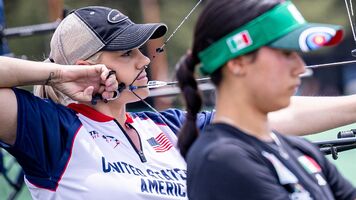 Paige Pearce aiming against Mexico's Ana Sofia Hernandez in the compound women team semifinal at Puebla.