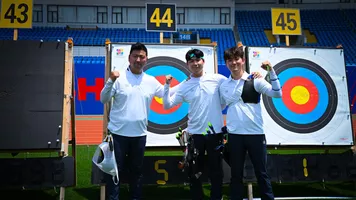 Athletes pose after their round